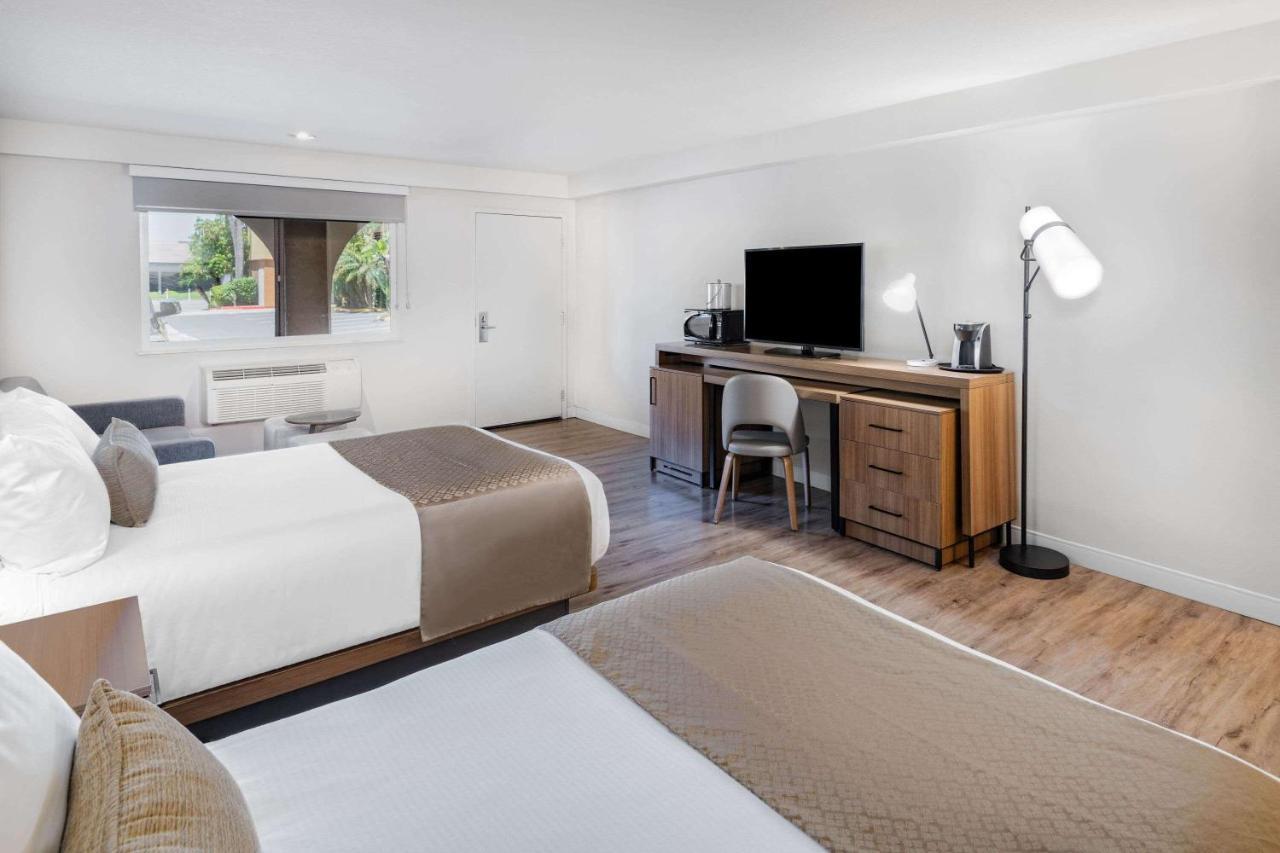 Wyndham Garden San Diego Extérieur photo